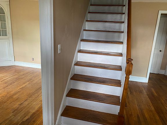 Entrance view when you walk in the front door