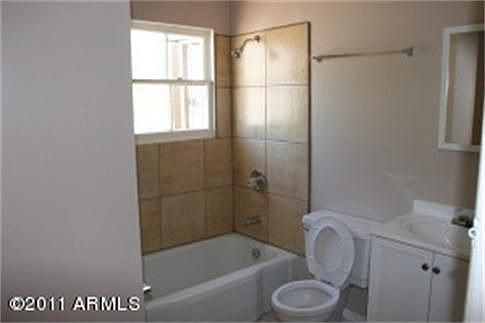 5th image of 915 E Turney Ave