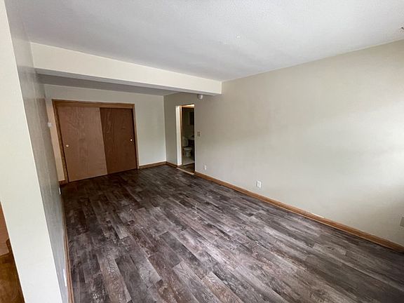 5th image of 716 Como Ave #2