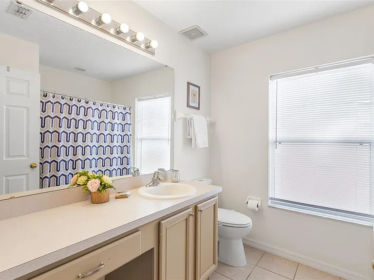 239 Carrera Ave — Photo 23