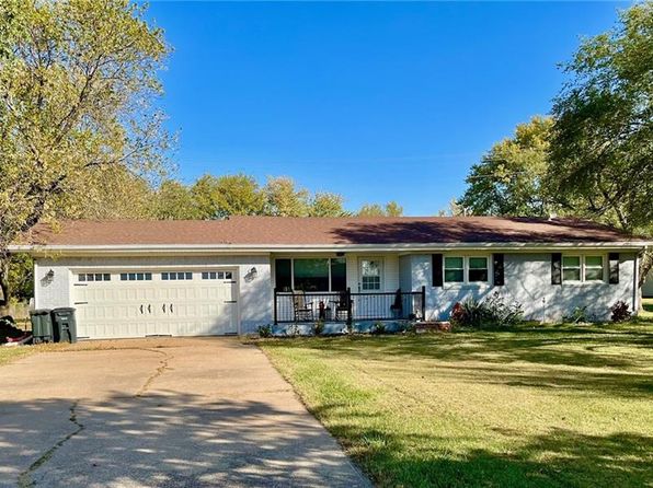 1878 Us Highway 54, Iola, KS 66749