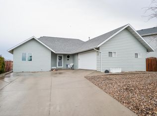 112 River Rim Dr, Pierre, SD 57501