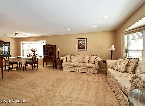3rd image of 10105 Parke Ave