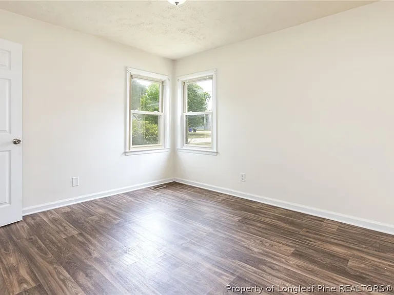 205 S 7th St — Photo 18