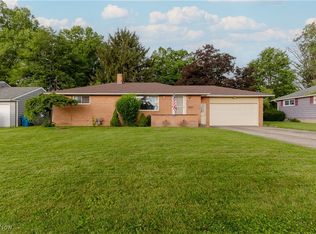 1032 Beechwood Dr, Girard, OH 44420