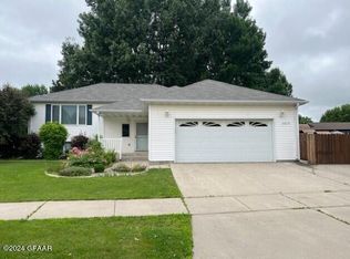 5050 W Elm Ct, Grand Forks, ND 58203