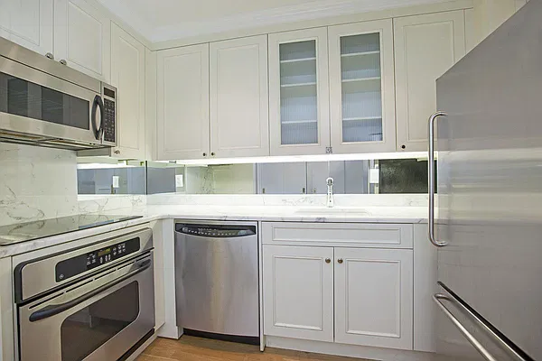 Rented by Keller Williams NYC | media 16