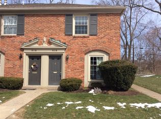 616 Robinwood Dr, Pittsburgh, PA 15216