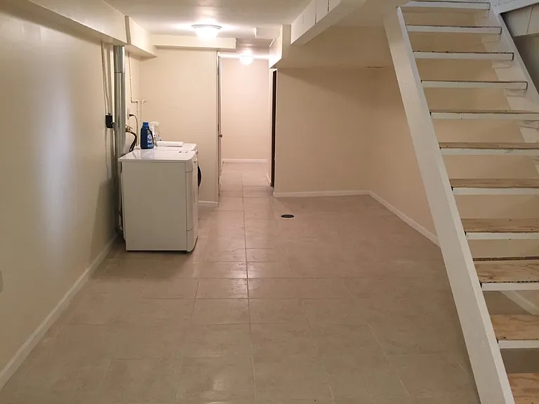 210 Marion Ave — Photo 17