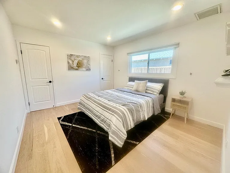 23032 Mariano St — Photo 22