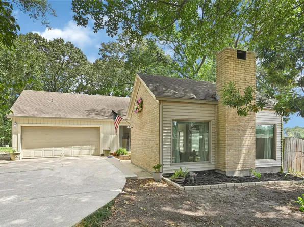71 April Wind Dr S, Montgomery, TX 77356