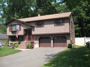 14 Deerfield Rd, Parsippany, NJ 07054