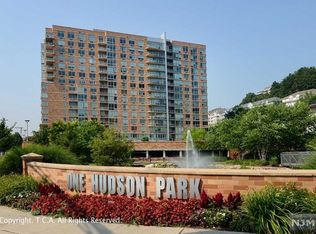 809 Hudson Park #809, Edgewater, NJ 07020