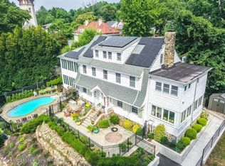 393 Lighthouse Ave, Staten Island, NY 10306