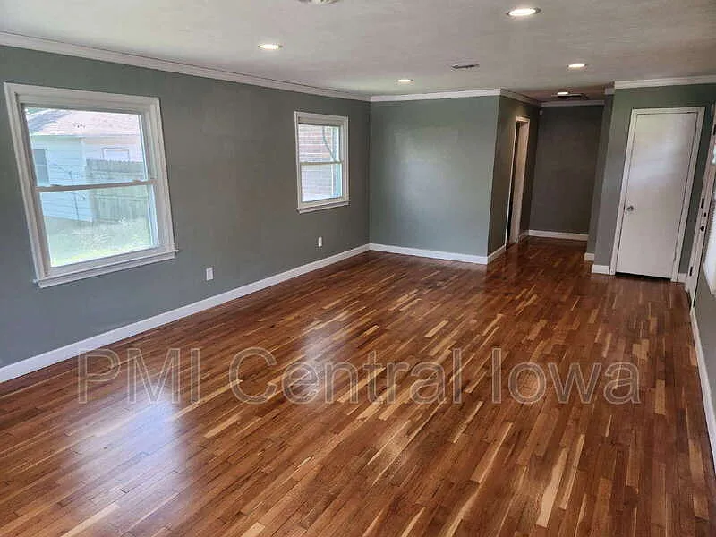 3 bed, 2.0 bath, 1302 sqft, $1,795 — Photo 4