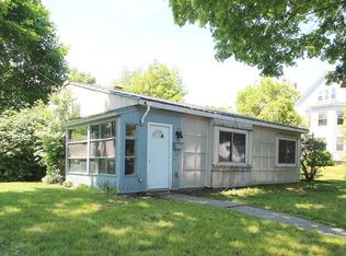 4 North St, Greenfield, MA 01301