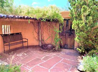 20 Eototo Rd, Taos, NM 87529