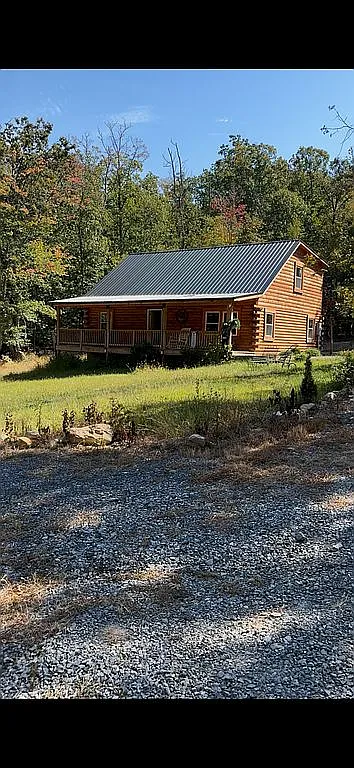 136 Wildwood Ln photo 1