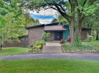 2922 N Bankers Dr, Bloomington, IN 47408