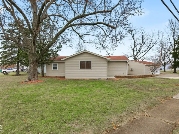 1405 Lafayette Ave, Lebanon, IN 46052