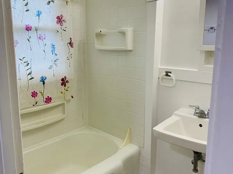 #219-8527 N Decatur St — Photo 8