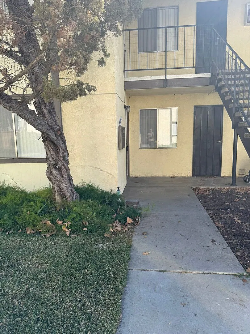2 bed, $1,695 — Photo 2
