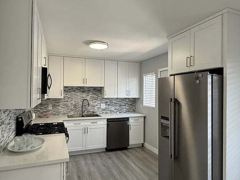 4830 Solola Ave #A — Photo 7
