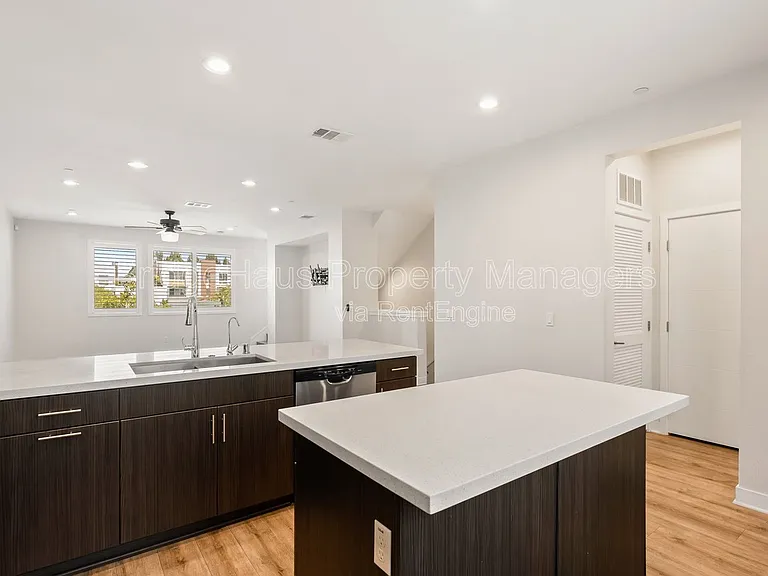 721 Shoreline Rd — Photo 19