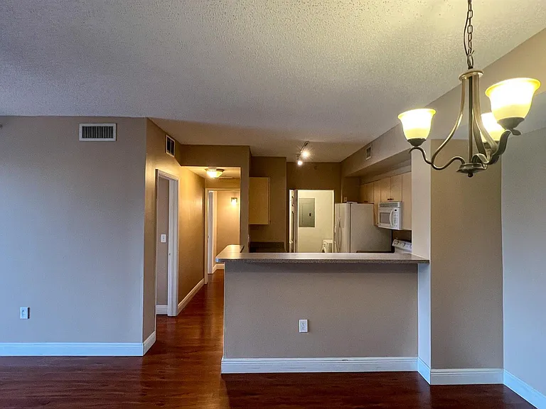 7950 N Nob Hill Rd #203 — Photo 5