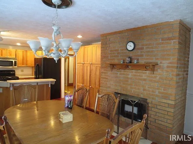 3 bed, 3.0 bath, 1840 sqft, $2,250 — Photo 3