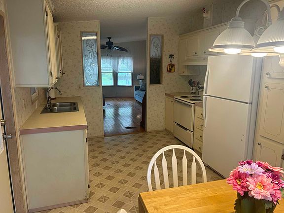 4th image of 354 Orchid Dr #354