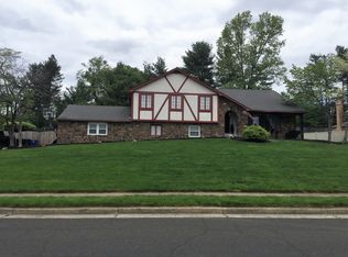 3808 Ridgeview Rd, Huntingdon Valley, PA 19006