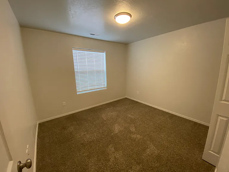 840 SW Lago St — Photo 30
