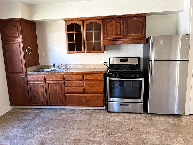 520-528 Wildwood Ave — Photo 5