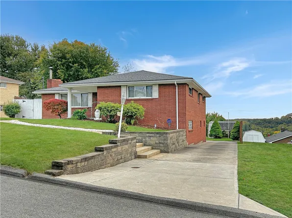 13600 Ann Dr, North Huntingdon, PA 15642