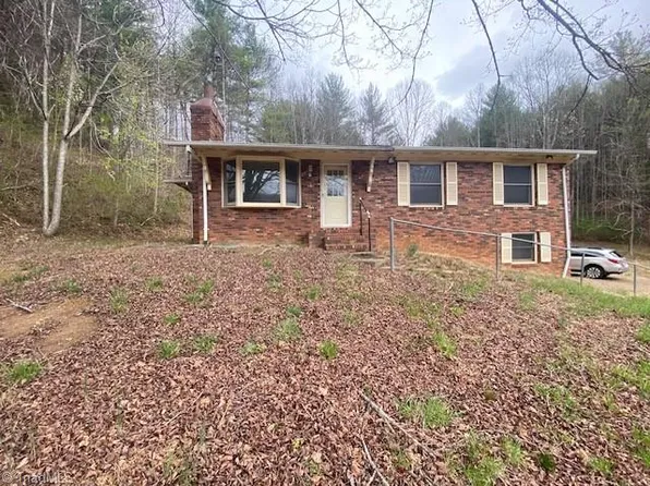 11526 W Us Highway 421, Purlear, NC 28665