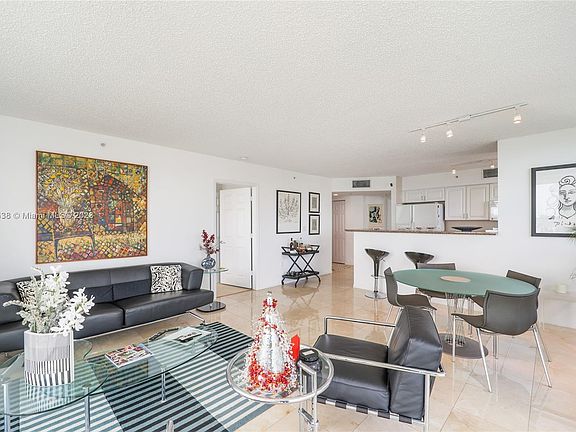 4th image of 1155 Brickell Bay Dr APT 2110