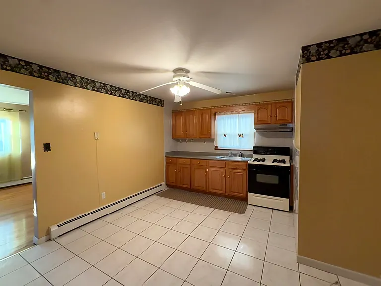 20 Beech St #2 — Photo 10
