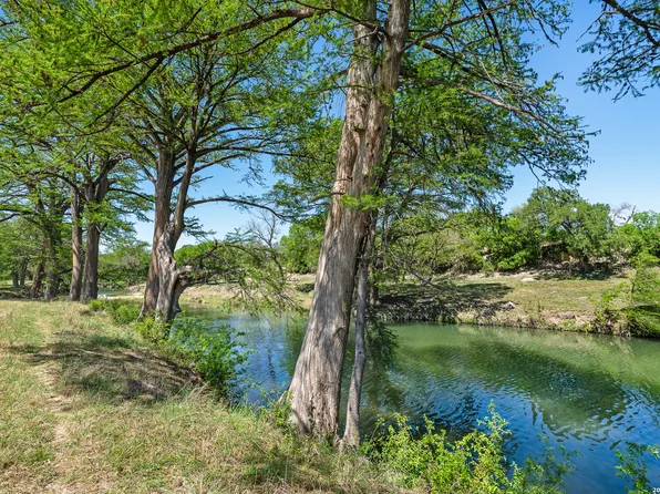 0011 Clearwater, Comfort, TX 78006