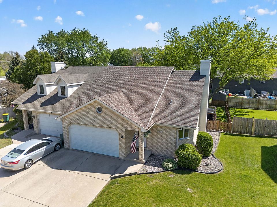 1st image of 212 Huntington Ct