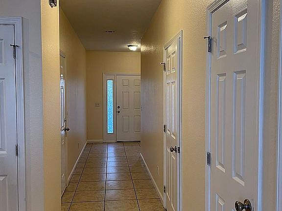 3rd image of 986 Leigh Ann Ln