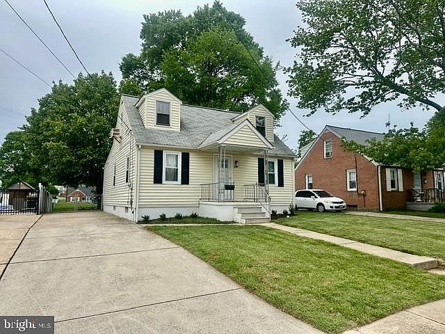 1st image of 612 N Woodward Dr