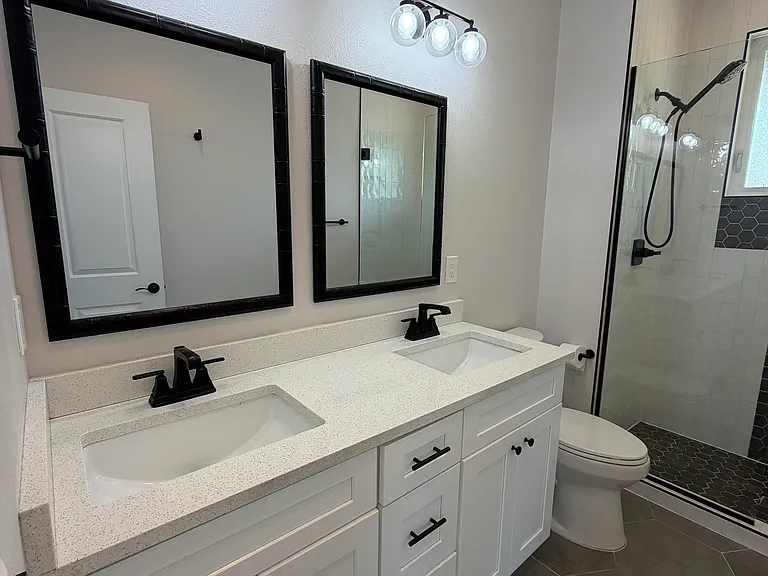 2527 W Wesley Ave — Photo 29
