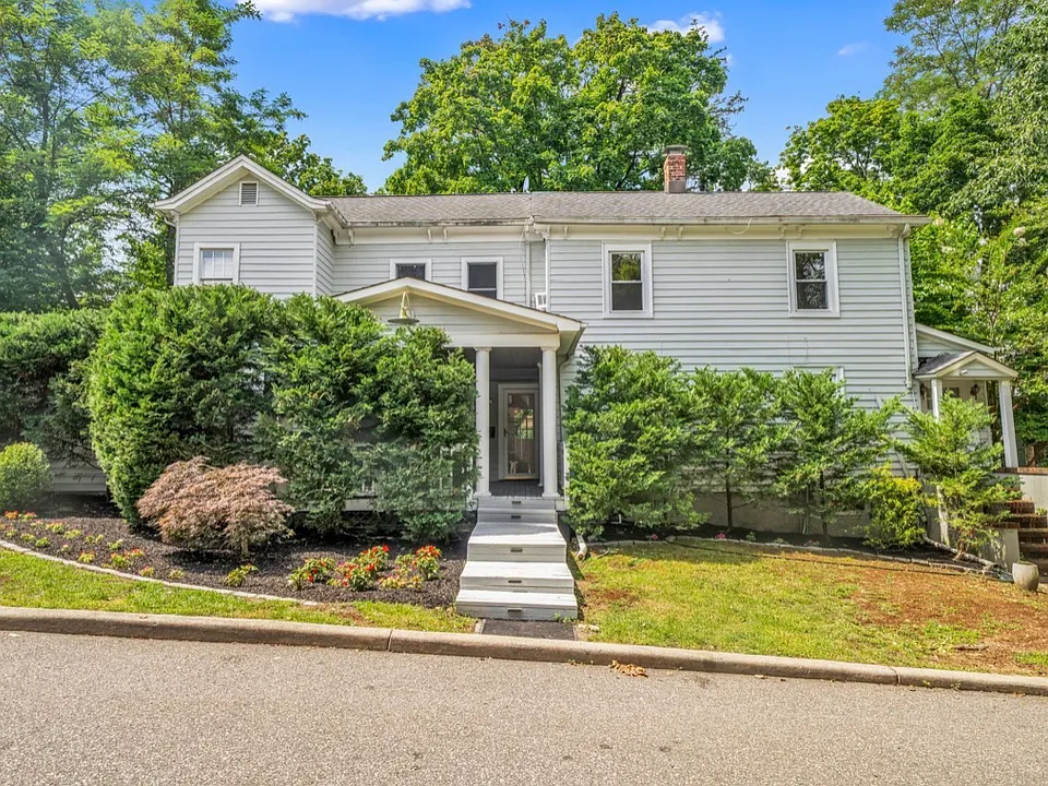 4 Potters Ct