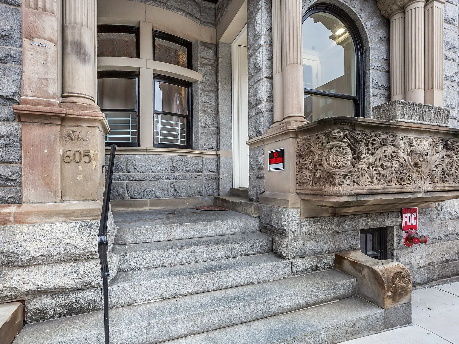 For Rent: Downtown Elegance at 605 Park Ave Your Urban Haven Awaits! — Photo 3