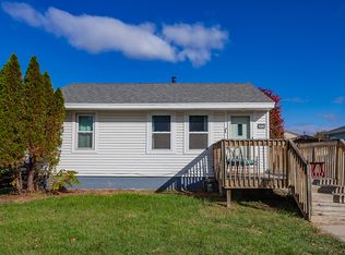 2916 Walker St, Des Moines, IA 50317