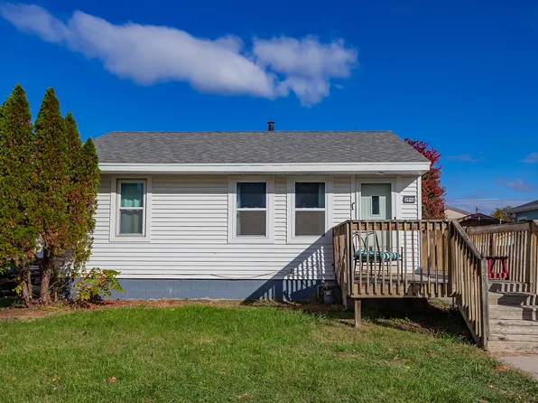 2916 Walker St, Des Moines, IA 50317