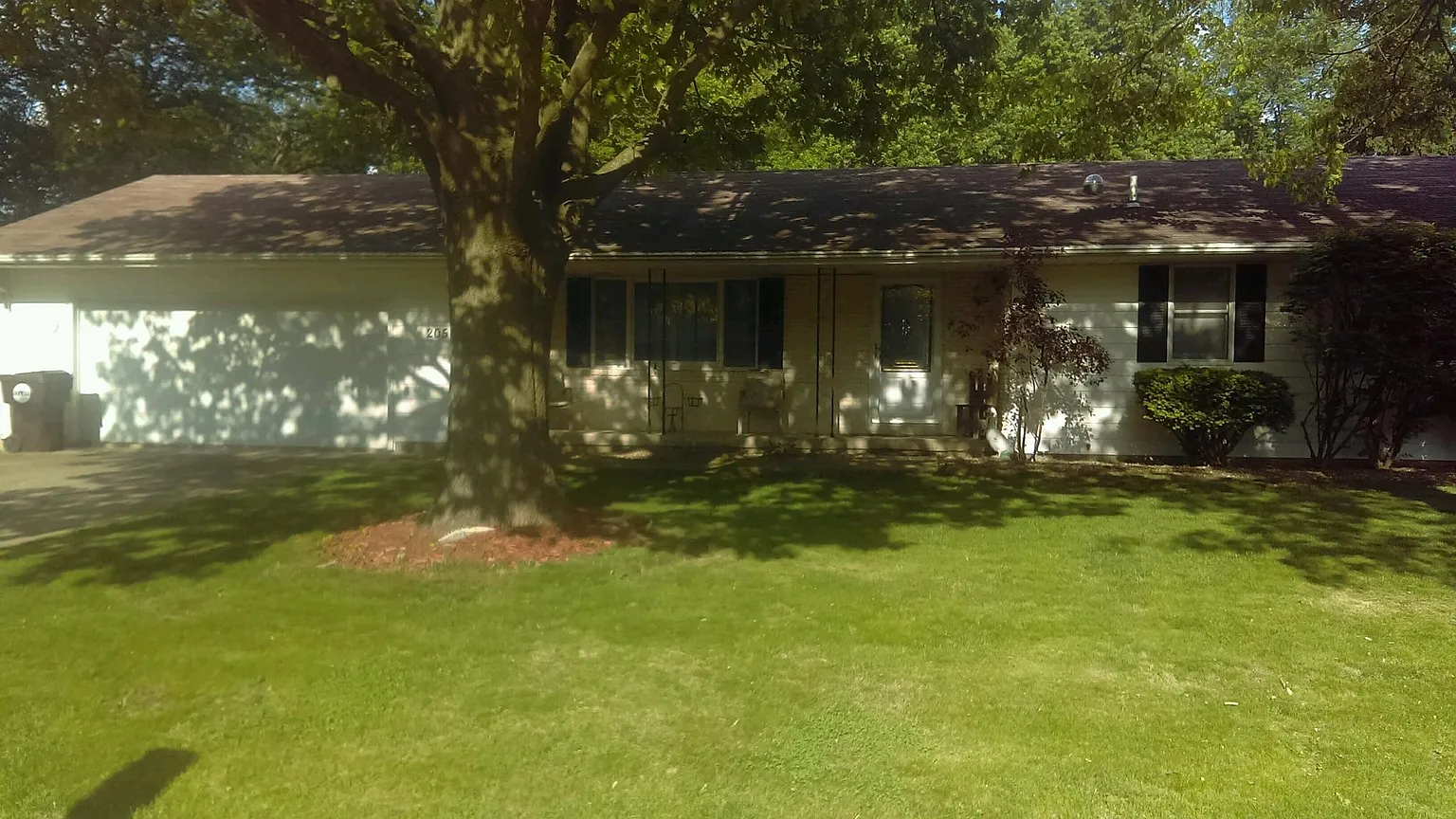 205 Wilson Ave photo 1