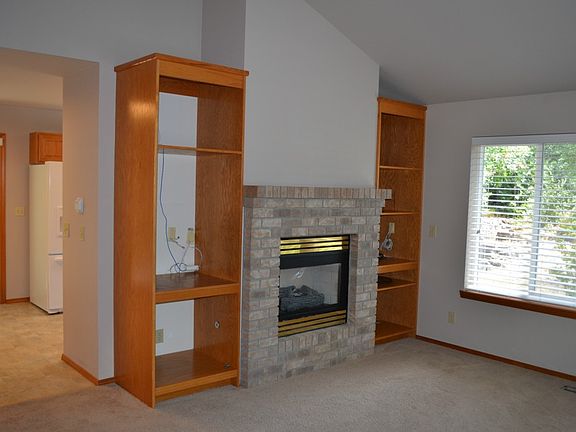 3rd image of 2762 Marine Dr