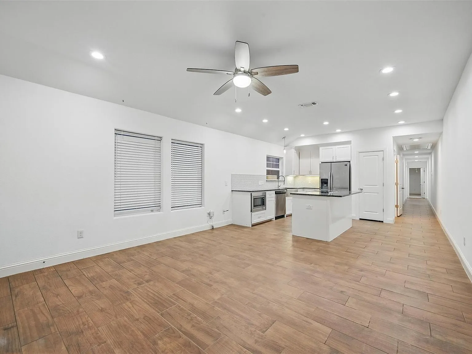 3 bed, 1230 sqft, $1,325 — Photo 2